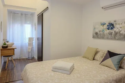 Entire apartment at Rua Serpa Pinto 26, image 34 of 42