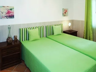 Private room at Monte vale de Gralhas, image 1 of 9