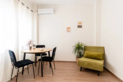 Apartamento inteiro em Ταξίαρχου Μαρκόπουλου 21-25, imagem 1 de 8