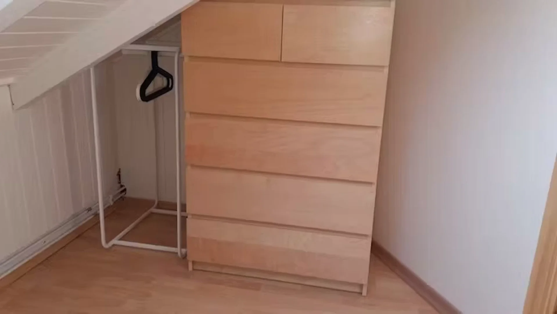 Quarto acolhedor para estudantes disponível em 