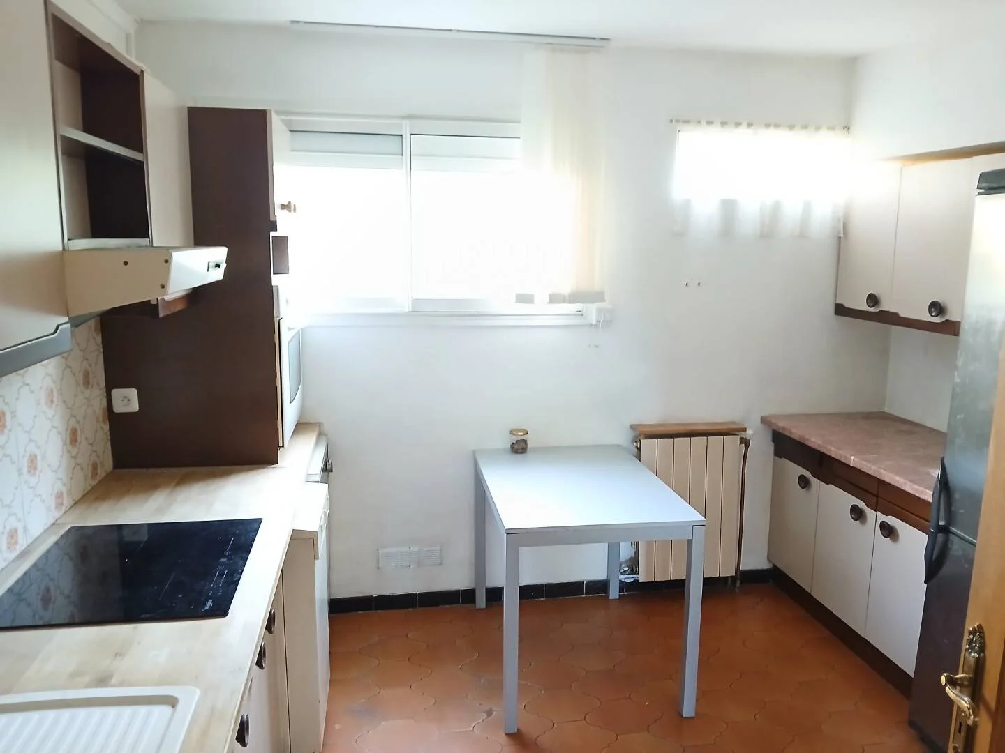 Quarto de estudante económico com localização conveniente em 