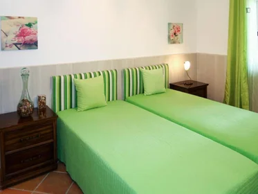 Quarto privado em Monte Vale de Gralhas, imagem 1 de 14
