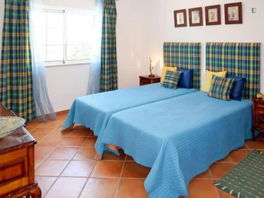 Quarto privado em Monte Vale de Gralhas, imagem 1 de 14