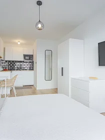 Apartamento inteiro em Winkelsfelder Straße, Stadtbezirk 1, imagem 1 de 10