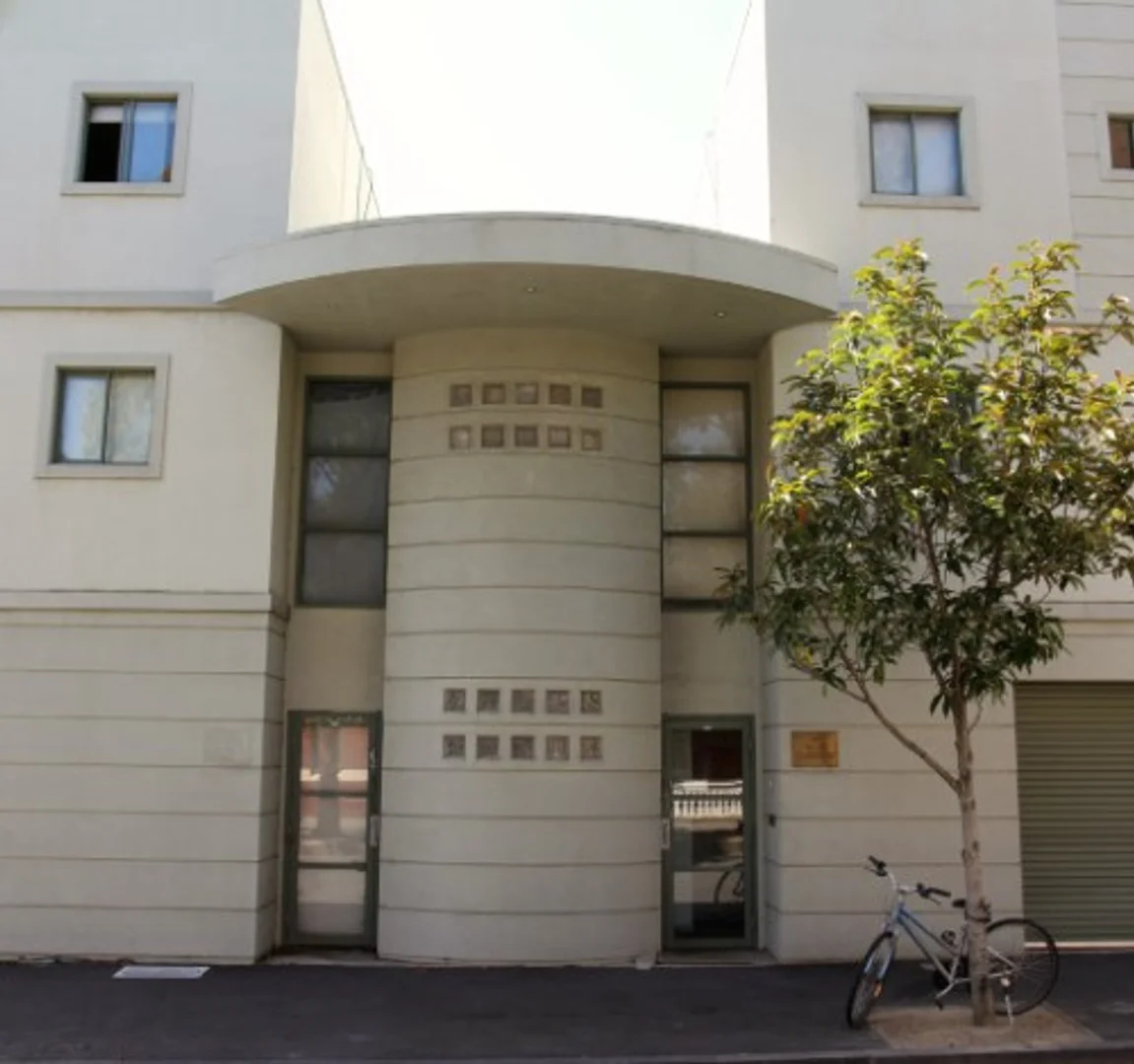 Budget-friendly student room close to campus in 