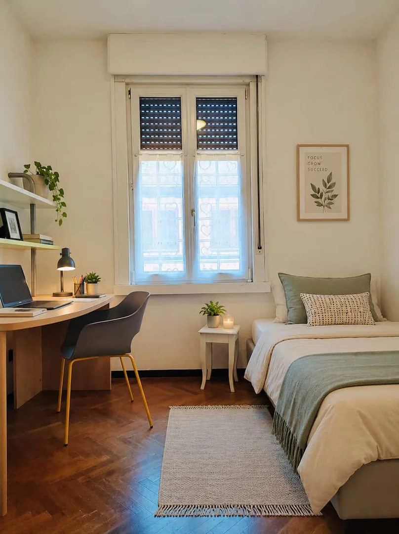 Cozy room for students available in 