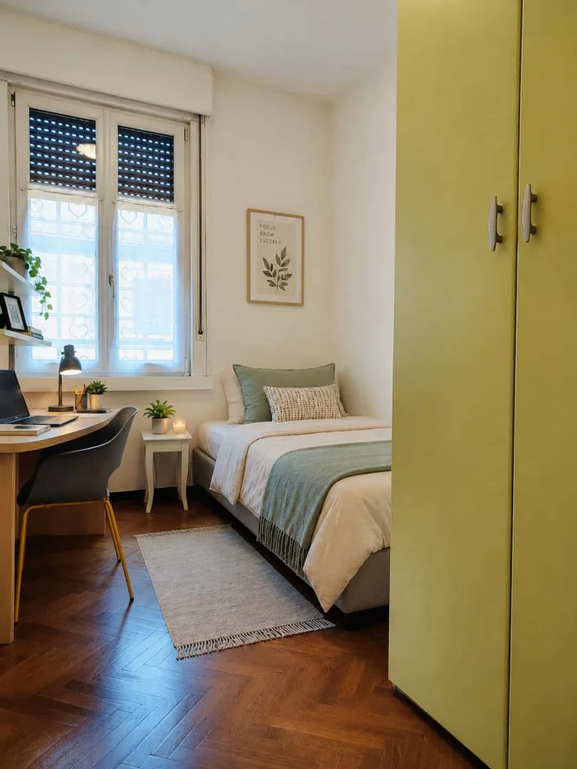 Cozy room for students available in 