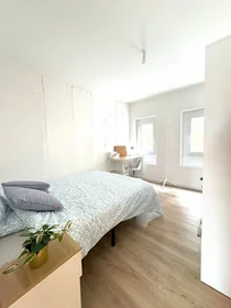 Habitación privada muy luminosa en {area}
