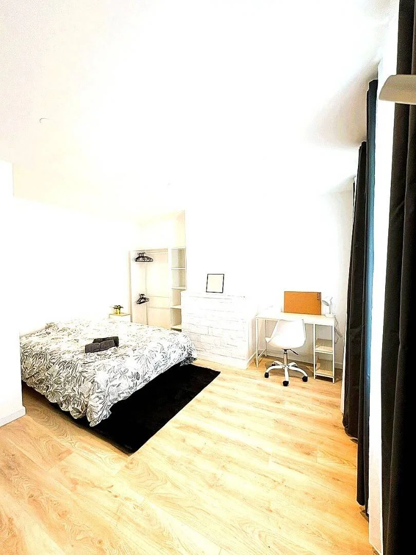 Habitación asequible para estudiantes con buena iluminación en 
