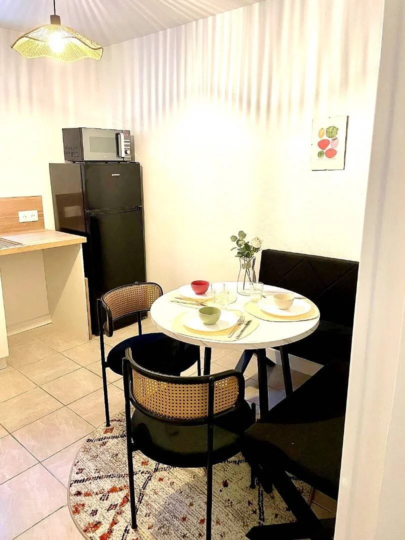 Habitación estudiantil económica cerca del campus en 