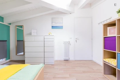 Quarto privado em Viale Alfredo Oriani, imagem 2 de 21