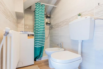 Quarto privado em Viale Alfredo Oriani, imagem 19 de 21