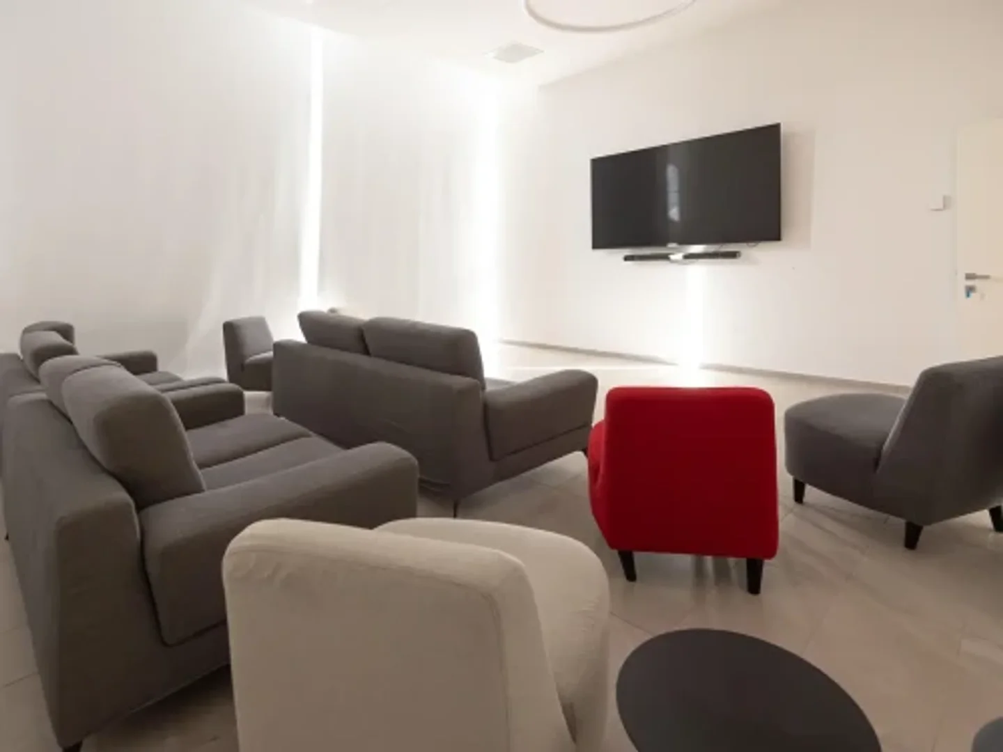 Habitación estudiantil económica cerca del campus en 