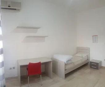 Stanza privata in Via Pietro Scrocco, Quartieri Settecenteschi, immagine 1 di 5