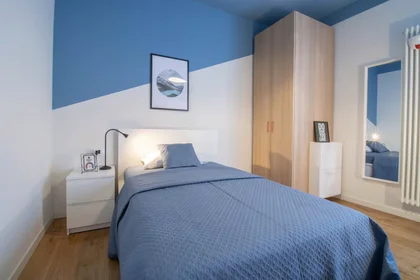 Habitación privada en Via Andrea Alciato, , imagen 1 de 10