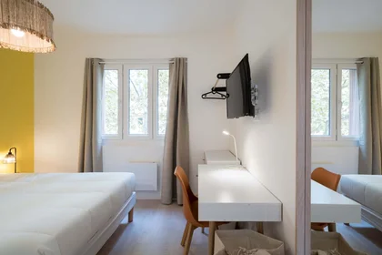 Quarto privado em 922 Av. de la Victoire du 8 Mai 1945, 83000 Toulon, France, imagem 2 de 17