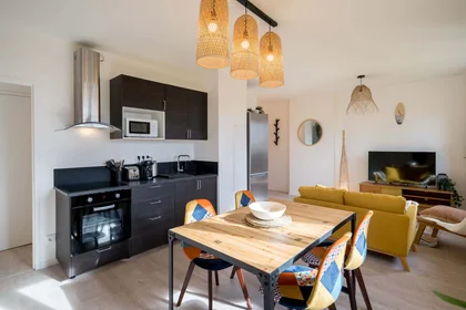 Quarto privado em 922 Av. de la Victoire du 8 Mai 1945, 83000 Toulon, France, imagem 11 de 17