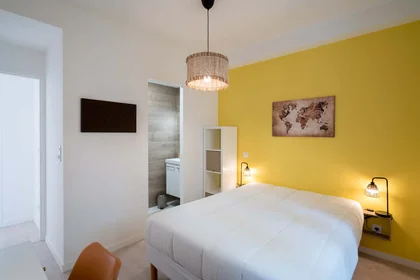 Quarto privado em 922 Av. de la Victoire du 8 Mai 1945, 83000 Toulon, France, imagem 5 de 17