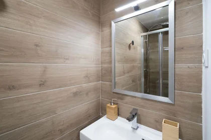 Quarto privado em 922 Av. de la Victoire du 8 Mai 1945, 83000 Toulon, France, imagem 6 de 17