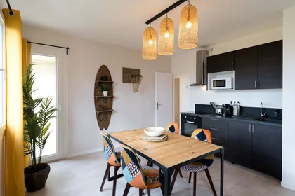 Quarto privado em 922 Av. de la Victoire du 8 Mai 1945, 83000 Toulon, France, imagem 10 de 17