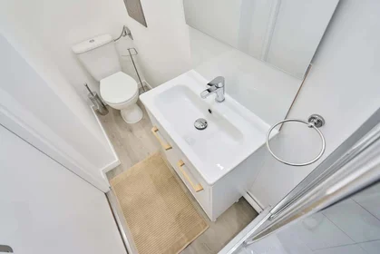 Privatzimmer in der 48 Rue Fernig, 59300 Valenciennes, France, bild 6 von 23