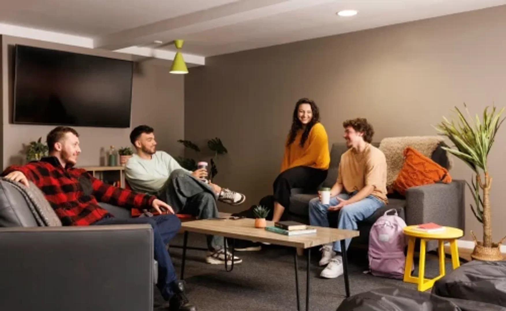 Student-friendly room in  with modern amenities