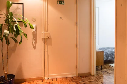 Habitación privada en Rua Raquel Roque Gameiro, imagen 11 de 13