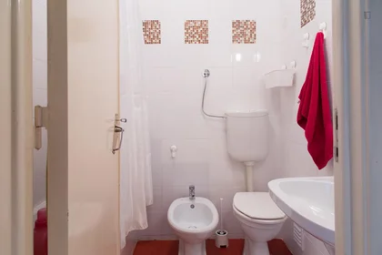 Habitación privada en Rua Raquel Roque Gameiro, imagen 7 de 13