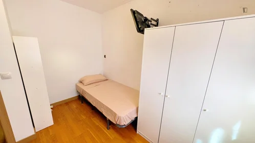 Chambre privée à C. de Ávila, image 2 de 13