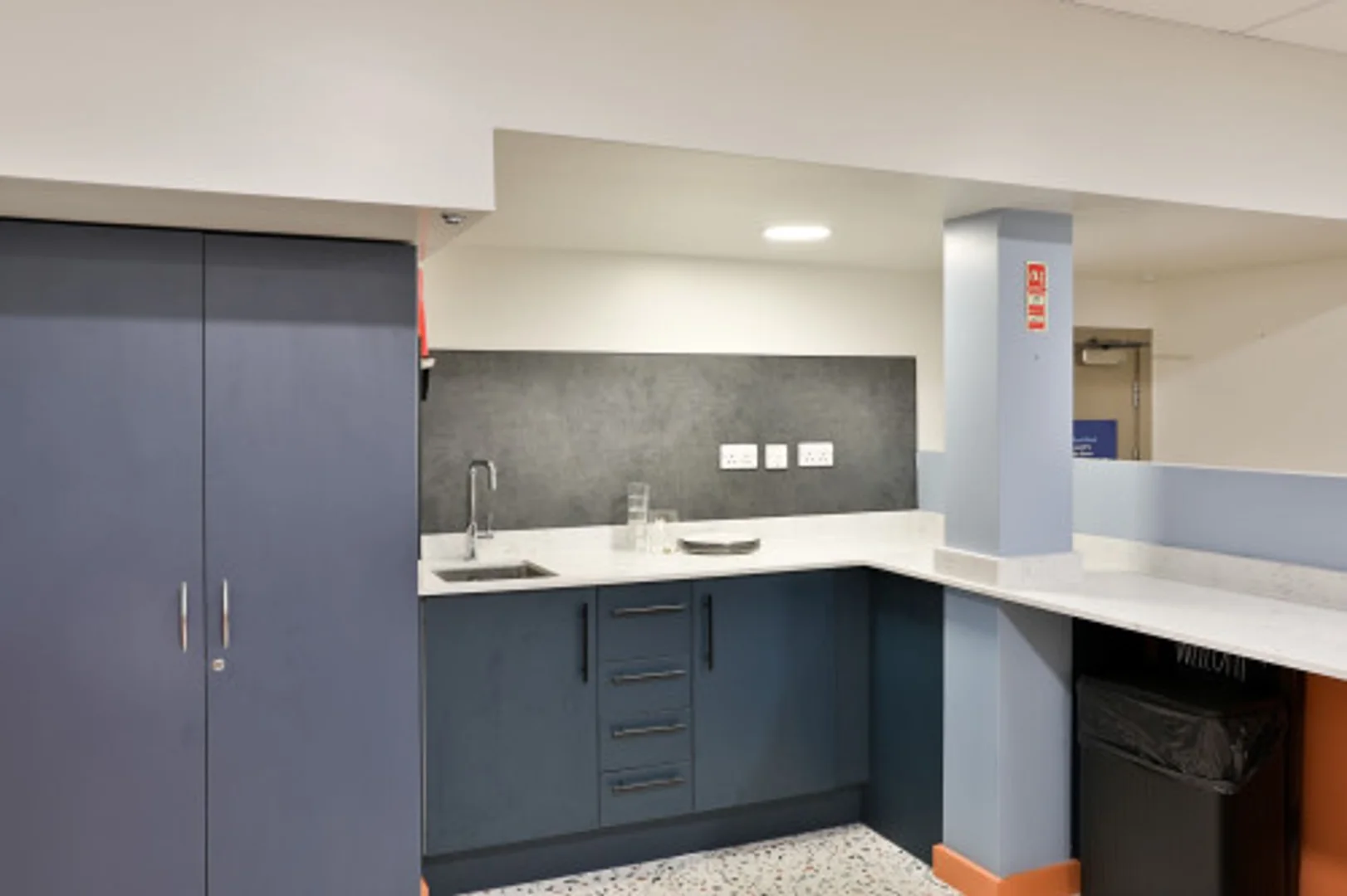 'de öğrenci dairesinde, tamamen mobilyalı kiralık oda