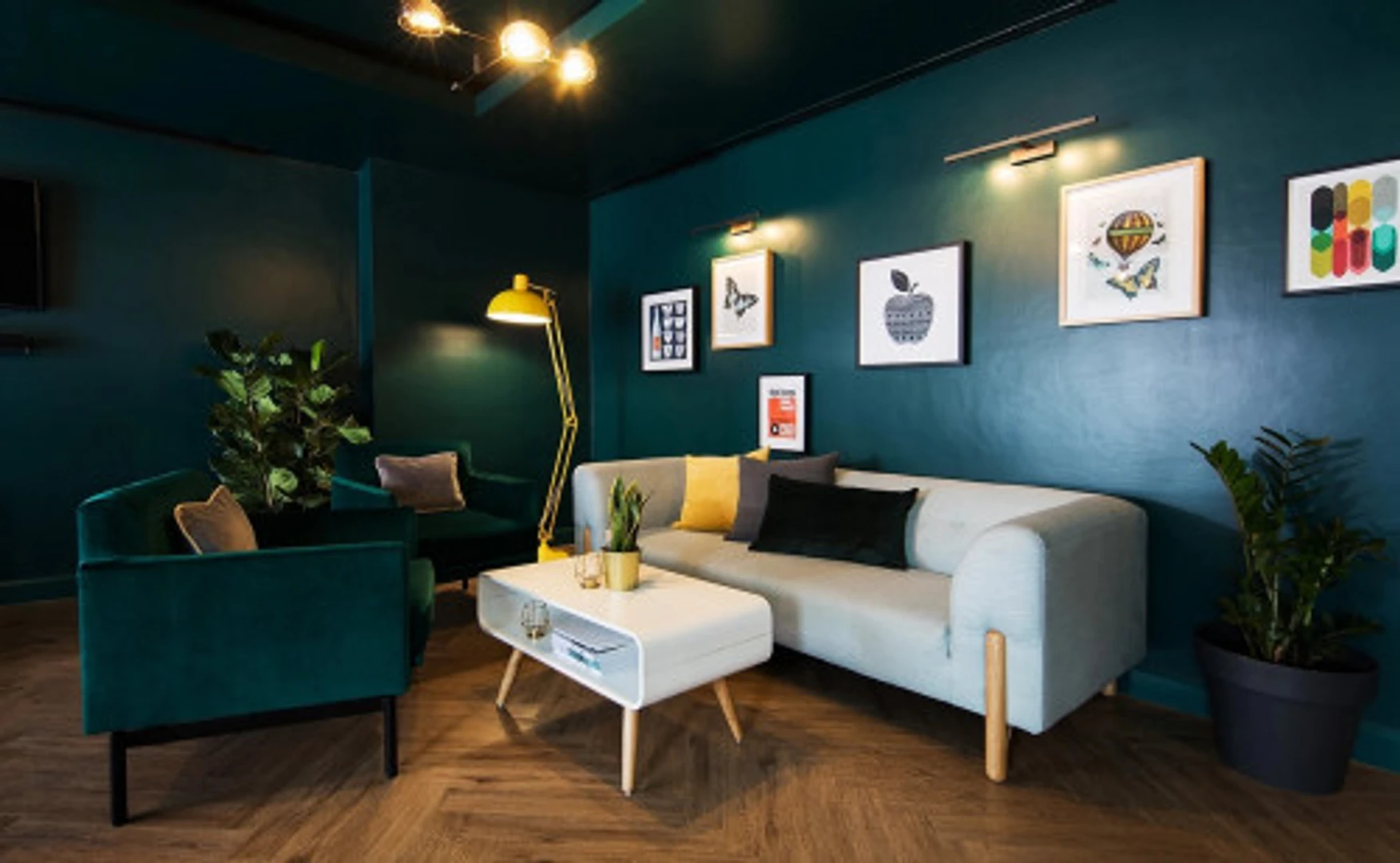 Student-friendly room in  with modern amenities