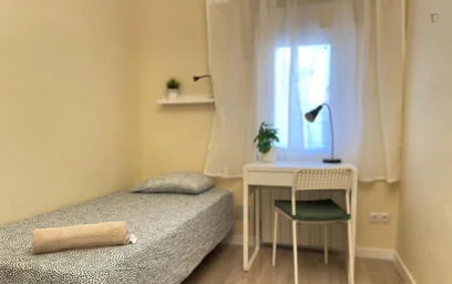 Private room at Other - Calle de Caunedo, 3, image 3 of 15