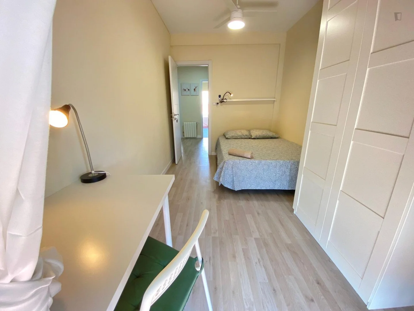 Student-friendly room in with modern amenities