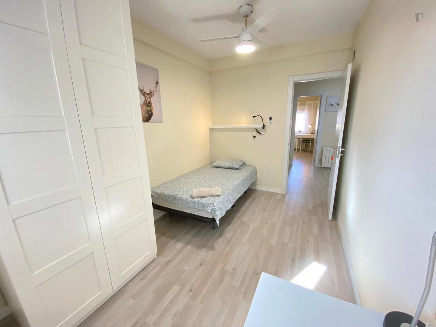 Student-friendly room in  with modern amenities