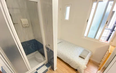 Stanza privata in C. del Carmen, 3, immagine 2 di 17
