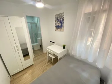 Private room at C. de la Garganta de Aísa, 4, image 13 of 22