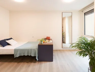 Kawalerka w rezydencji Via Sebastiano Serlio, 26/2, obraz 1 9