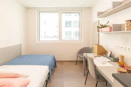 Chambre privée en résidence à Viale della Toscana 10, image 3 de 23