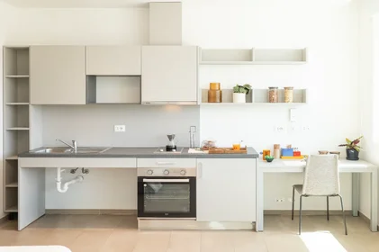 Habitación privada en residencia en Viale della Toscana 10, imagen 2 de 9
