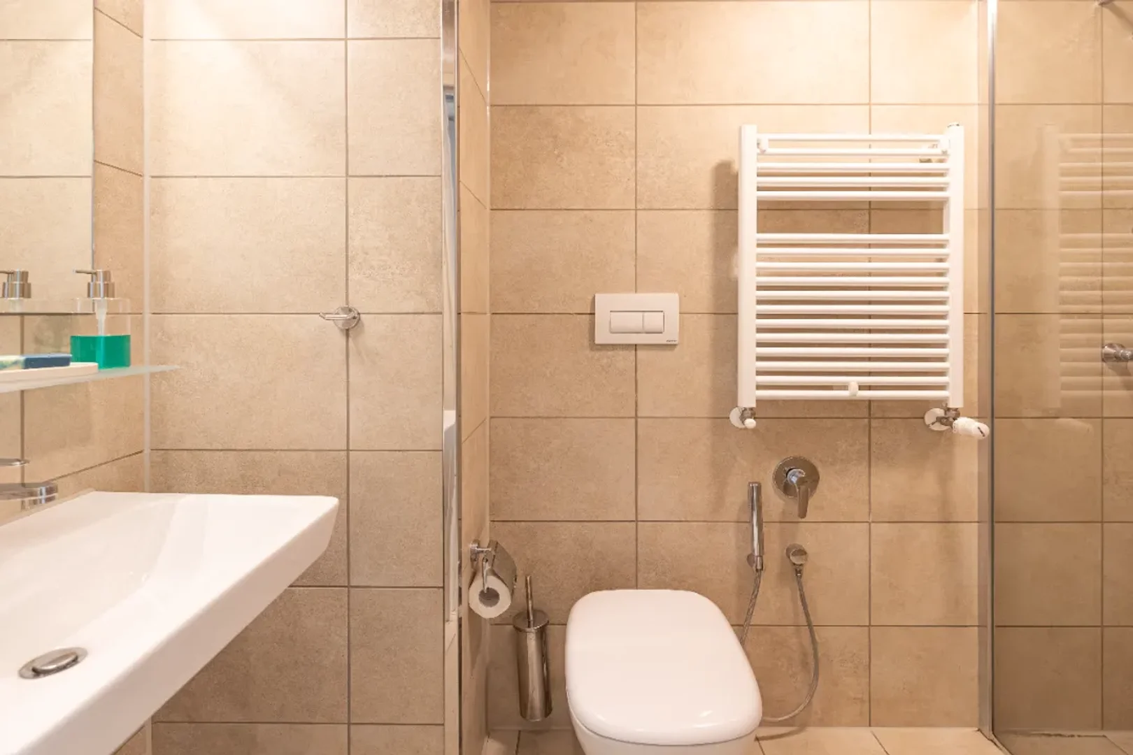 Asequible apartamento estudio con características esenciales en 