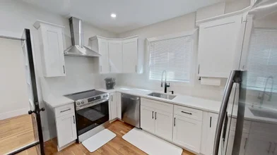 Quarto privado em #1901: Roxbury Boston 02119, imagem 2 de 20
