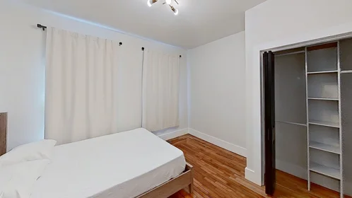 Quarto privado em #1901: Roxbury Boston 02119, imagem 7 de 20