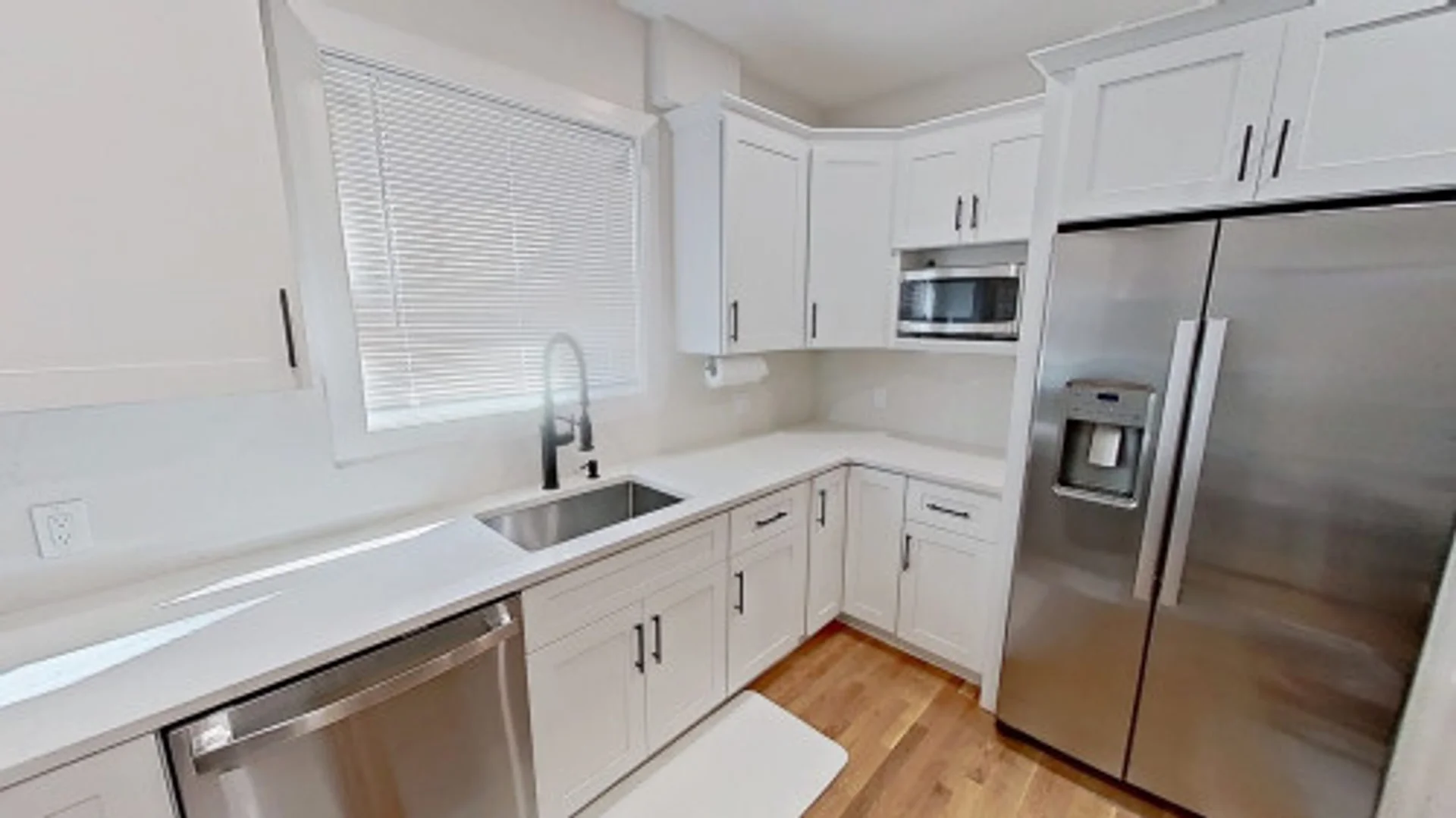 Quarto para alugar em apartamento de estudantes em , totalmente mobilado