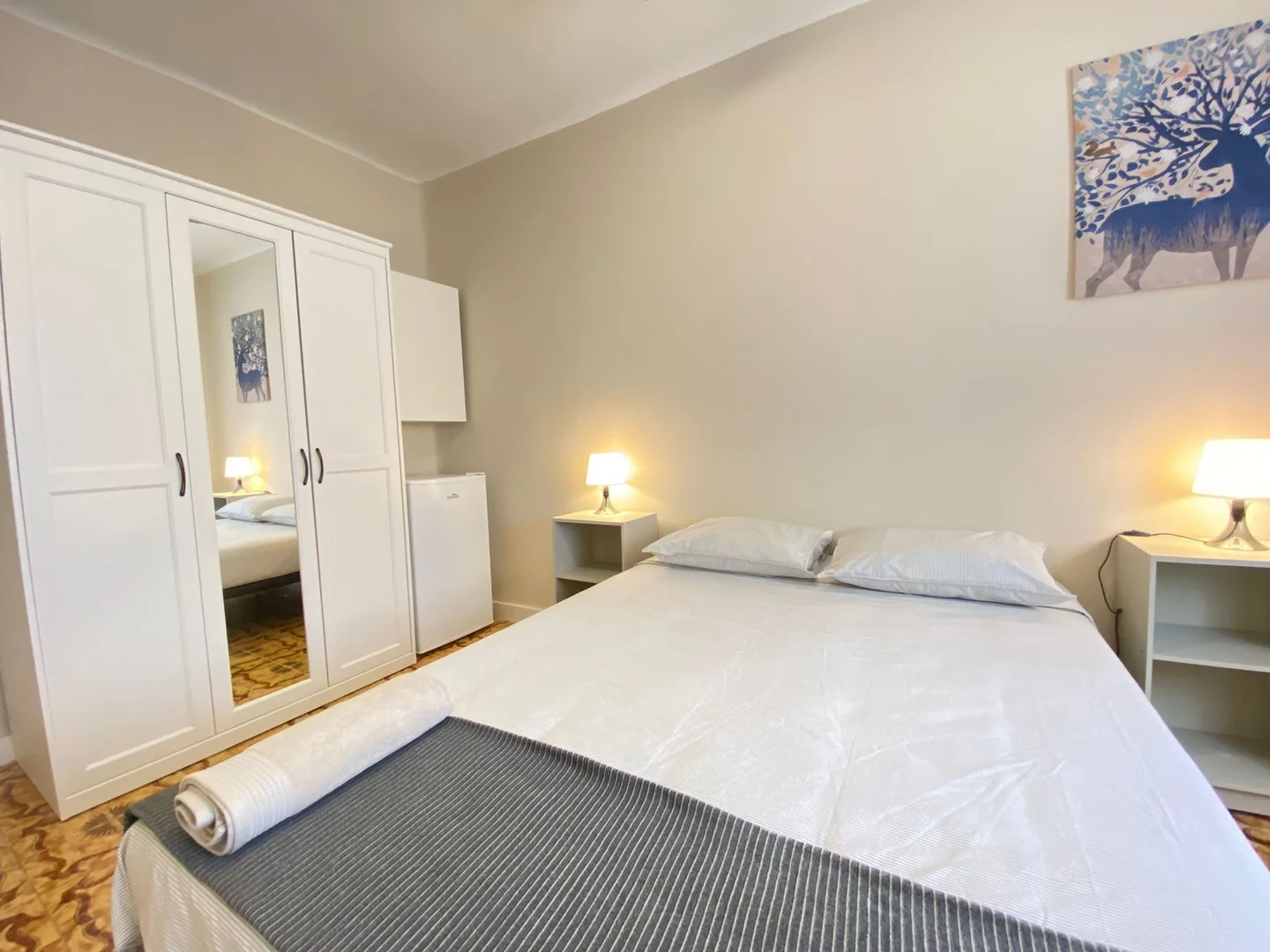 Habitación acogedora para estudiantes disponible en 