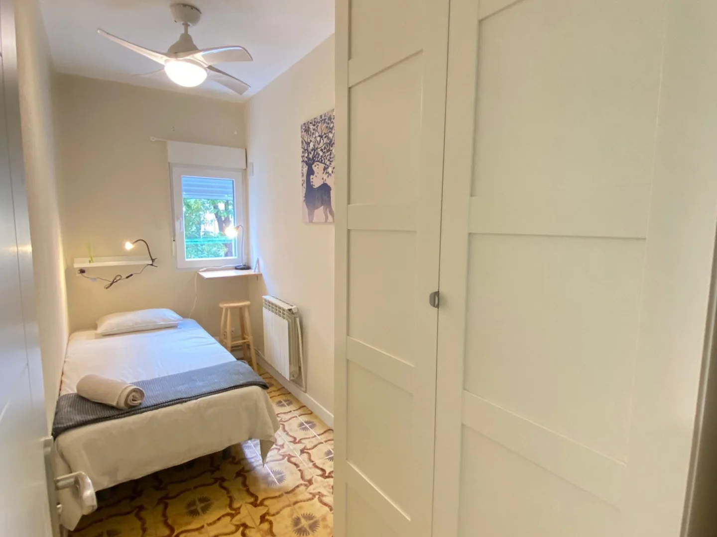 Habitación acogedora para estudiantes disponible en 