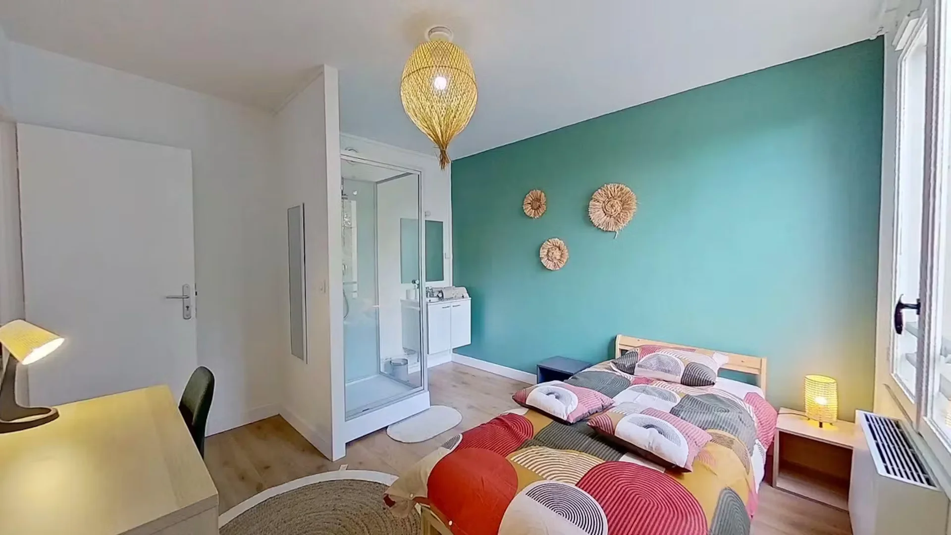 Economical student room with convenient location in 