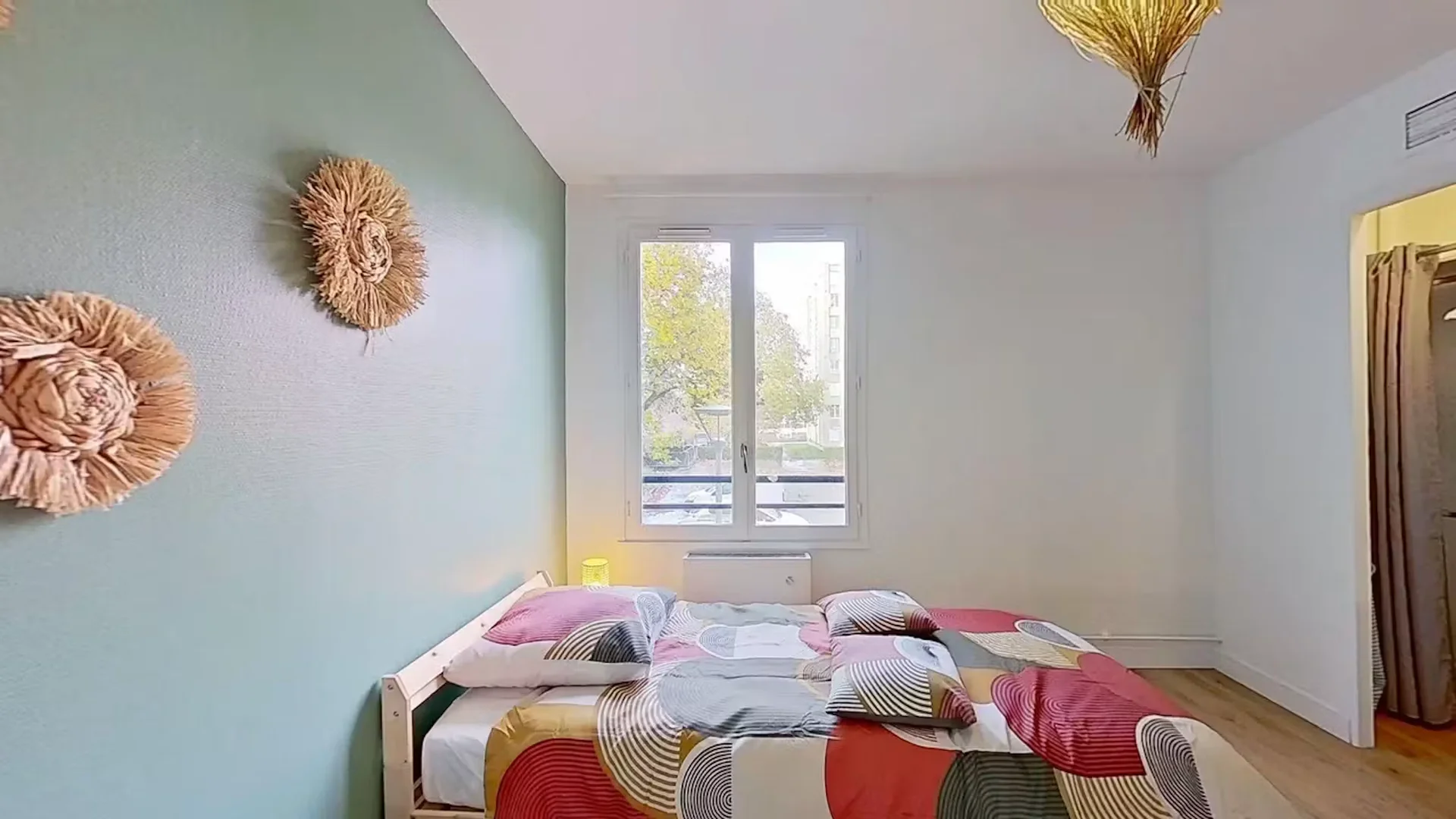 Cozy room for students available in 