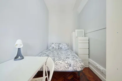 Privatzimmer in der Av. Elias Garcia 147, 1050-154 Lisboa, Portugal, bild 1 von 20