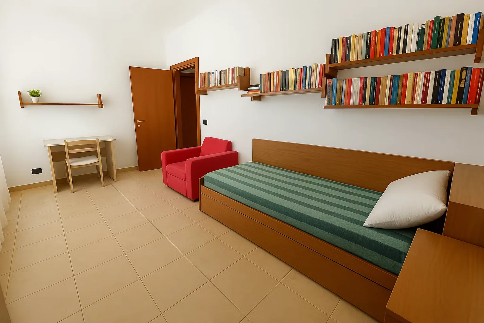 Chambre conviviale pour les étudiants dans  avec des équipements modernes