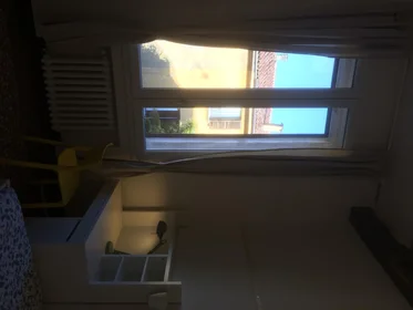 Stanza privata in Via San Vitale, immagine 16 di 20